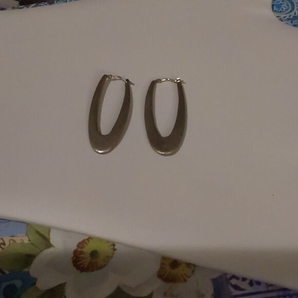 Pretty .925 Sterling Silver Brushed Matte Elongated Hoop Earrings - Picture 1 of 1